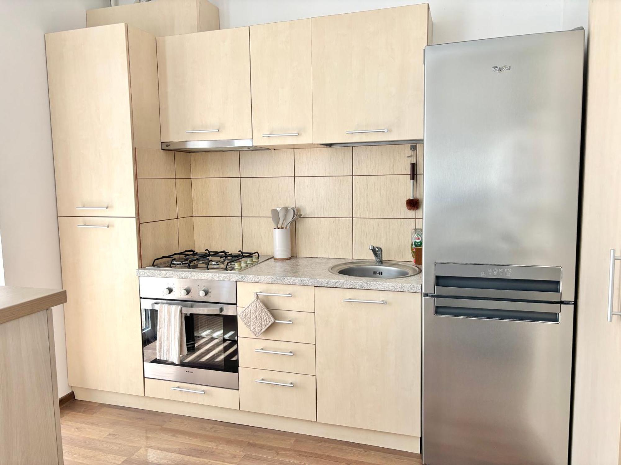 Wanderlust Home Cream, Rasnov Apt For 4, Wifi And Free Parking Exterior photo