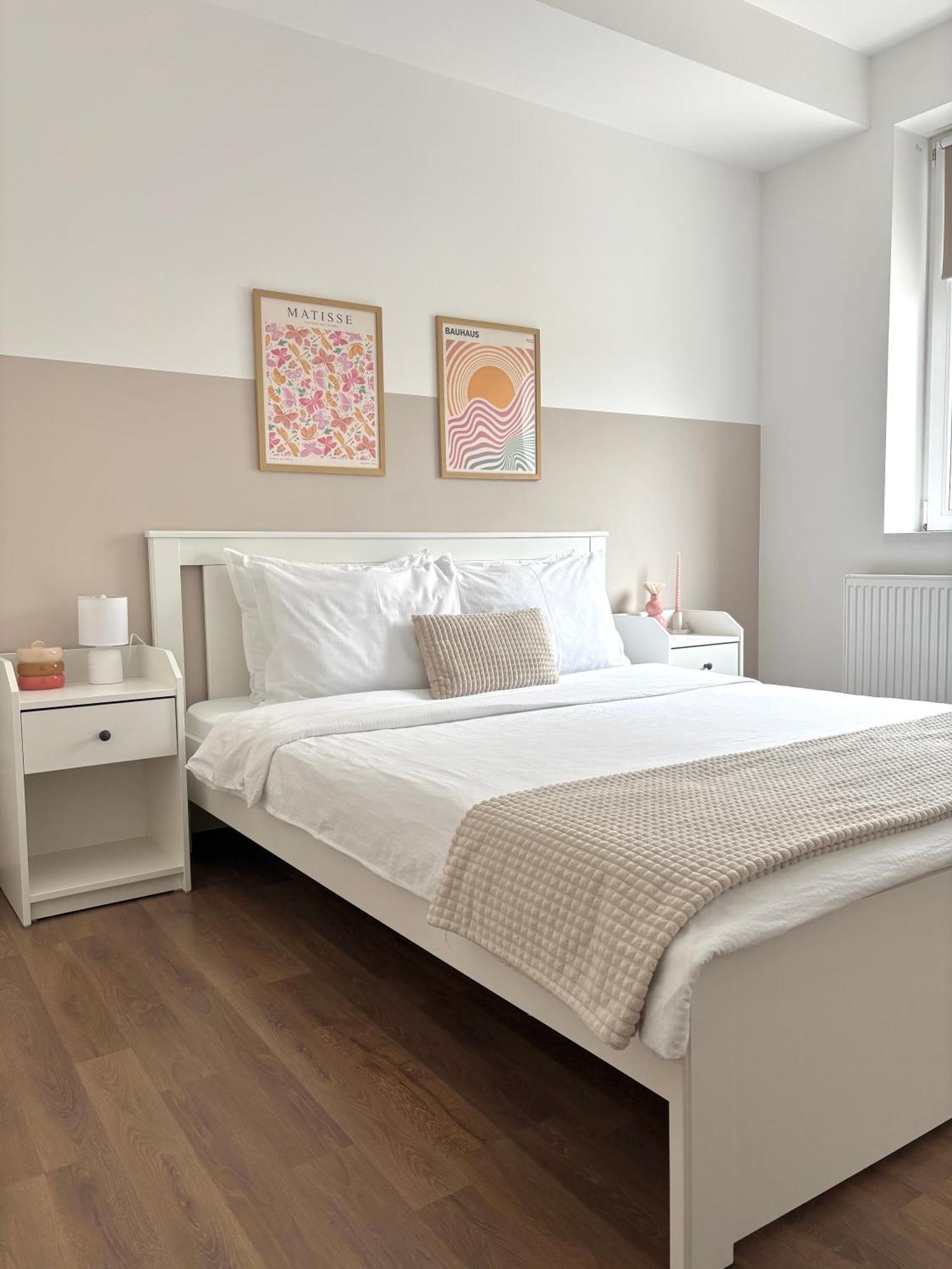 Wanderlust Home Cream, Rasnov Apt For 4, Wifi And Free Parking Exterior photo